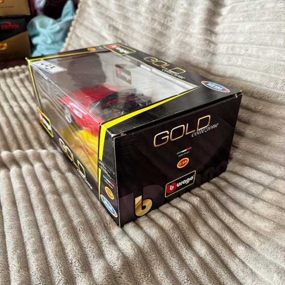 🌟 NEW IN BOX Bburago Gold Collection BMW Z8 1:18 Diecast Model 🚗✨ - Picture 4 of 4